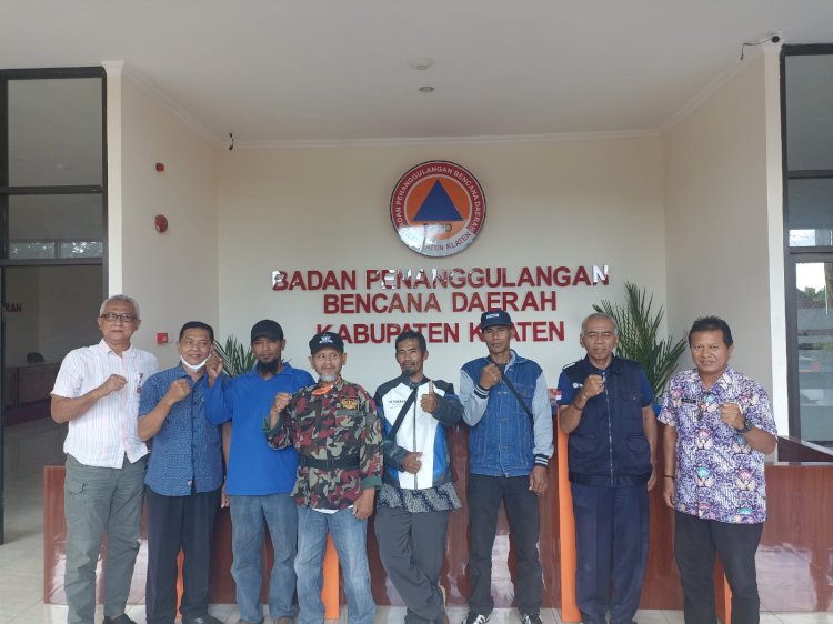 BPBD Klaten Mengirimkan Personil Tukang dan Melepas Bantuan Logistik dari MDMC Klaten ke Cianjur