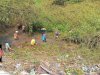 Pembersihan Rumpun Bambu Roboh ke Sungai Ujung di Desa Pandes, Kecamatan Wedi
