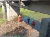 Pembersihan Tumpukan Sampah di Jembatan Desa Trucuk, Kecamatan Trucuk