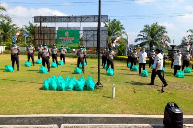 Bantuan Sembako Bagi Sekuriti dan pemulasaraan jenazah RSUD Bagas Waras