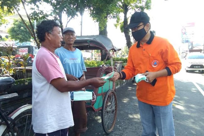 sosialisasi PHBS dan pembagian masker