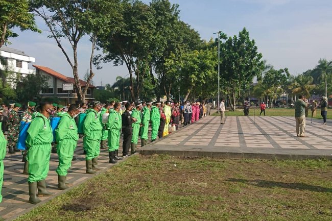 Giat penyemprotan disinfektan