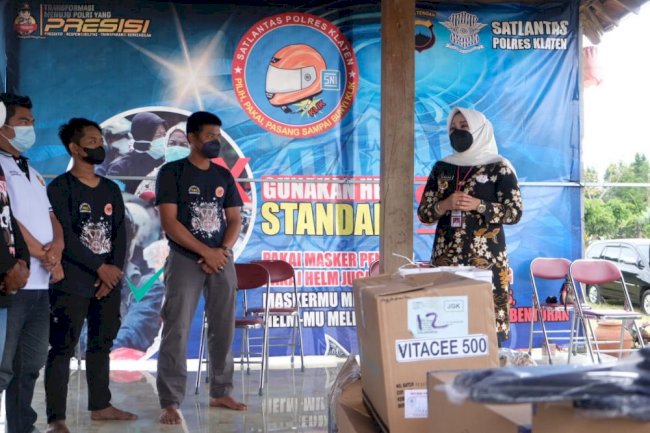 Bupati Sri Mulyani Serahkan Paket Pemulasaraan di Lima Titik Pos Aju Klaten