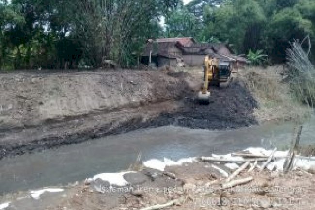 normalisasi sedimentasi sungai kaligawe pedan