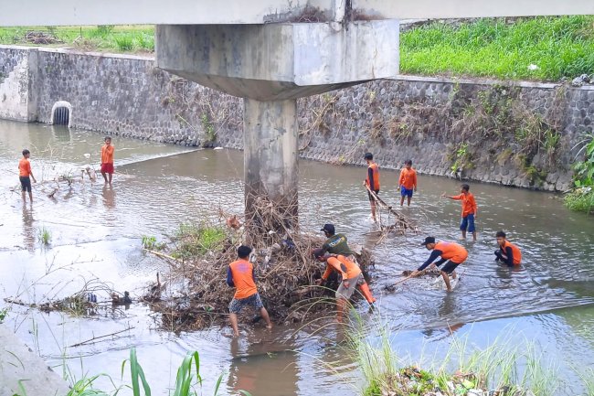 Gerakan Bersih-Bersih Sungai Secara Serentak Se-Kabupaten Klaten