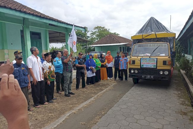 BPBD Klaten Mengirimkan Personil Tukang dan Melepas Bantuan Logistik dari MDMC Klaten ke Cianjur