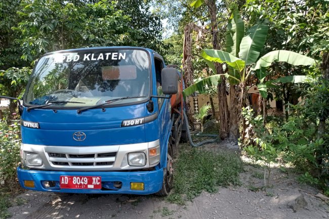 Musim Kemarau, BPBD Klaten Dropping Air Bersih 20.000 Liter di desa Tlogowatu - Kemalang