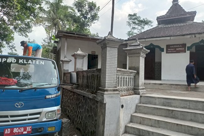 Penanganan Kekeringan, Dropping Air Bersih 30.000 Liter di desa Tangkil kecamatan Kemalang