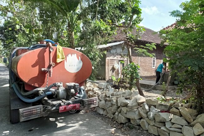 BPBD Klaten Distribusikan Air Bersih 30.000 Liter di Wilayah Terdampak Kekeringan Desa Jambakan, Bayat