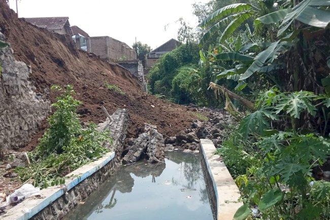 Pondasi Tidak Kuat Menahan Beban, Talud di Desa Kranggan Kecamatan Polanharjo Longsor