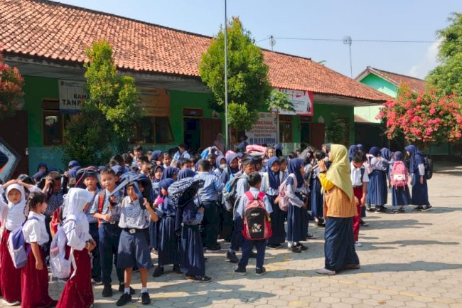 Sosialisasi dan Simulasi Penanganan Bencana Gempa Bumi di SD Negeri 3 Kemudo, Prambanan
