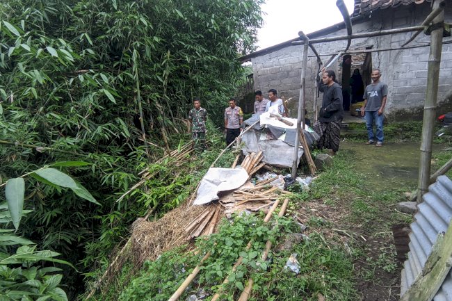 Assessment Tanah Longsor di desa Tulung, kecamatan Tulung