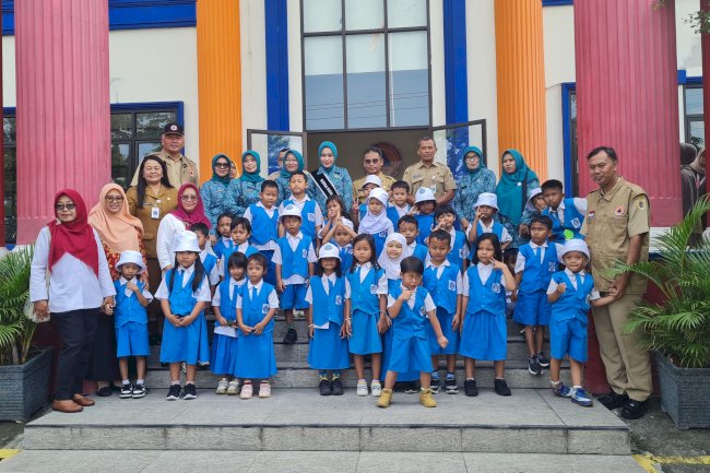 Kunjungan Bus Bejanaku dan Bunda Literasi ke BPBD Kabupaten Klaten