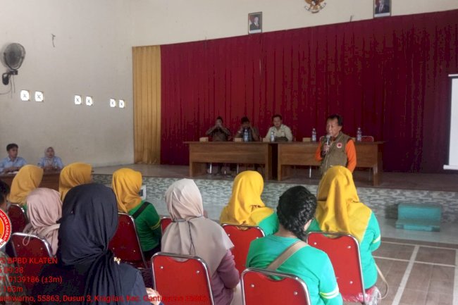 Menjadi Narasumber dalam Kegiatan Sosialisasi dan Simulasi Bencana Gempa Bumi di desa Kragilan, kecamatan Gantiwarno