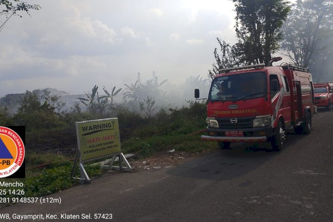 Kebakaran Lahan seluas 700 m² di Kelurahan Gayamprit, Kecamatan Klaten Selatan