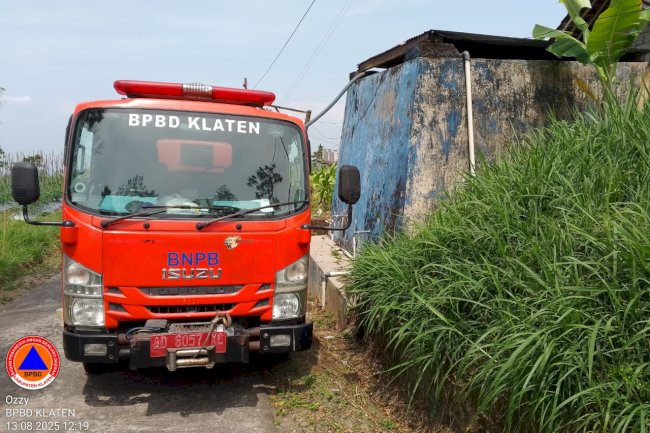 Distribusikan Air Bersih 6 Tangki di Desa Sidorejo, Tegalmulyo, dan Desa Tlogowatu, Kecamatan Kemalang