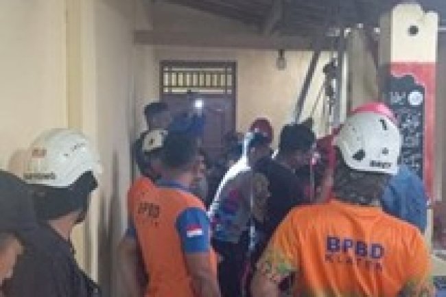 Orang Terjatuh Ke Sumur Di Kecamatan Tulung