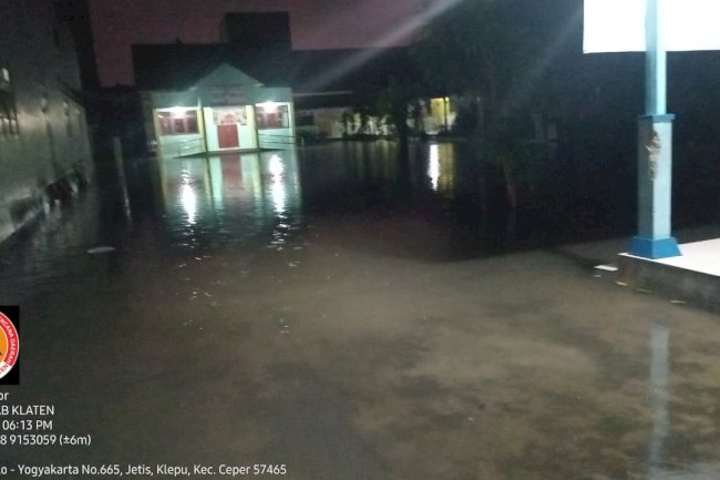 Luapan Air Genangi Akses Jalan di Desa Klepu, Kecamatan Ceper