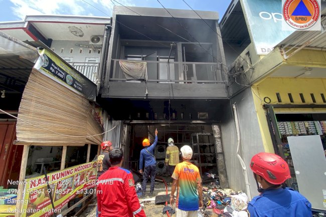 Kebakaran Tempat Usaha "Laundry" di Jl Prenjak, Bareng Klaten Terbakar