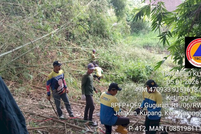 Giat Gotong Royong Pembersihan Rumpun Bambu Roboh di Desa Kupang, Kecamatan Karangdowo