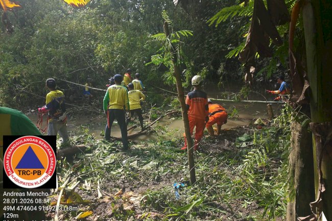 Semangat Gotong Royong, Bersihkan Sampah dan Rumpun Bambu di Desa Babadan, Kecamatan Karangdowo