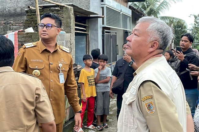 Bupati Klaten Tinjau Lokasi Dampak Angin Kencang 