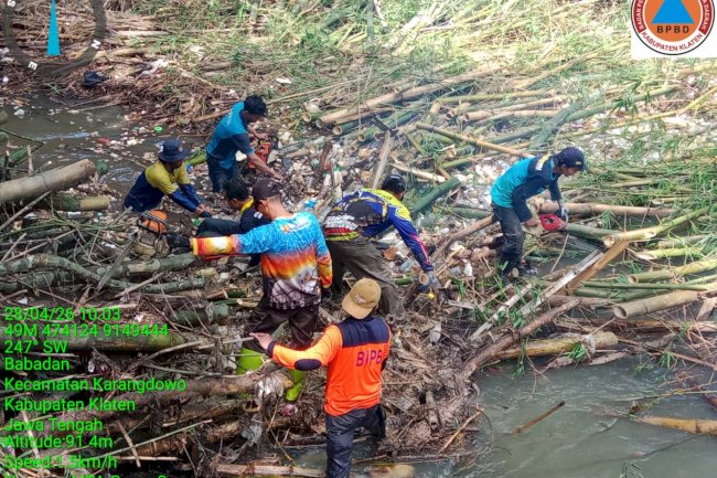 Eksekusi Rumpun Bambu Roboh ke Aliran Sungai Bloro, Desa Babadan, Kecamatan Karangdowo