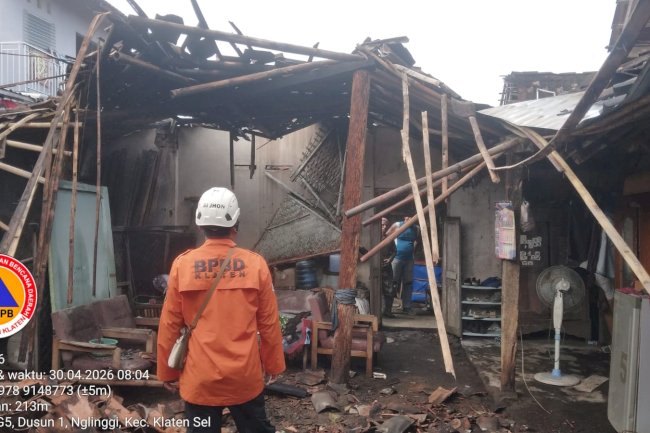 Assessment Atap Rumah Roboh di Desa Nglinggi, Kecamatan Klaten Selatan