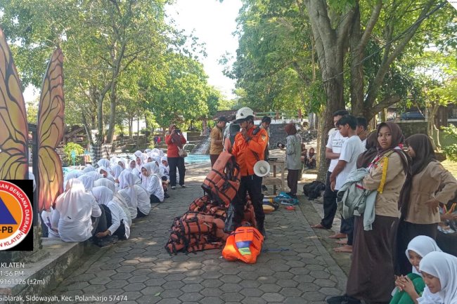 Menjadi Narasumber dalam Kegiatan Perkemahan SMA Negeri 3 Klaten
