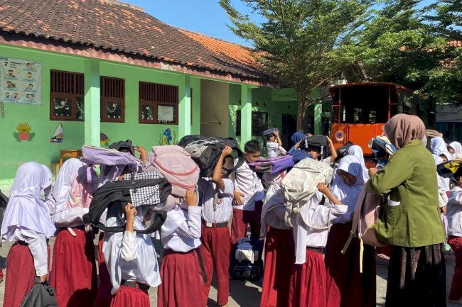 Mitigasi Bencana di Lingkungan Sekolah SLB B YAAT dab SD Negeri Gondangan