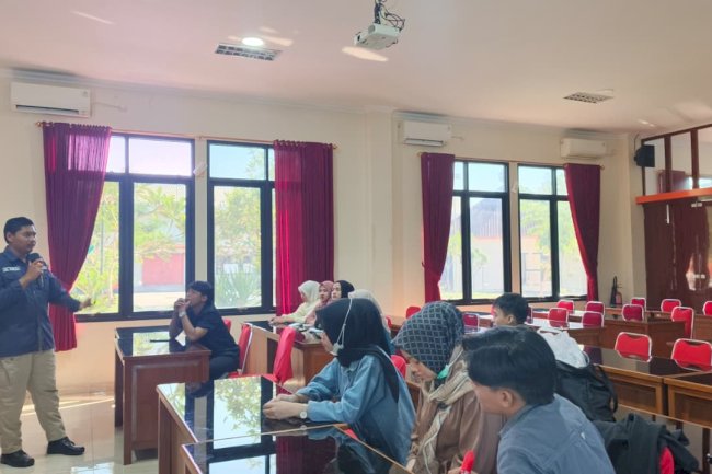 Penyampaian Materi Basic Water Rescue kepada Mahasiswa Magang Universitas Aisyiyah Surakarta