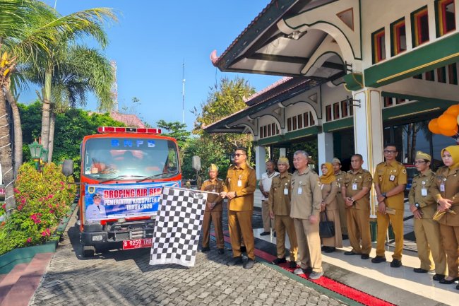 Bupati Klaten Lepas Droping Air Bersih ke Kecamatan Kemalang