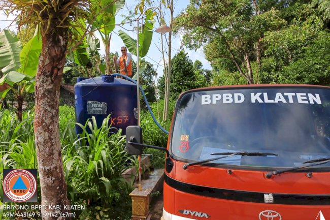 Droping Air Bersih 12 Tangki ke Tiga Desa di Kecamatan Kemalang