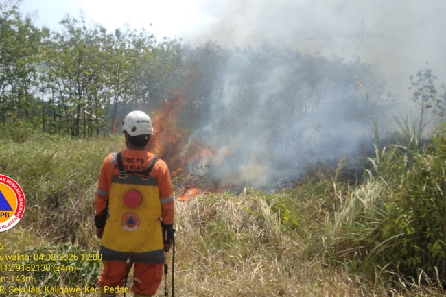 Respon Kebakaran Lahan di Dukuh Srimulyo, Desa Kaligawe, Kecamatan Pedan