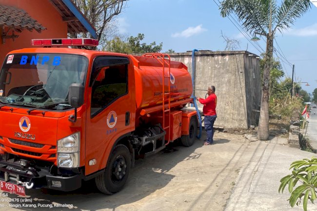 Droping Air Bersih 12 Tangki ke Empat Desa di Kecamatan Kemalang