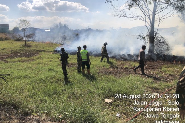 Akibat Pembakaran Sampah Tidak Terkontrol, Kebakaran Lahan seluas 1.200 m² di Desa Meger, Kecamatan Ceper