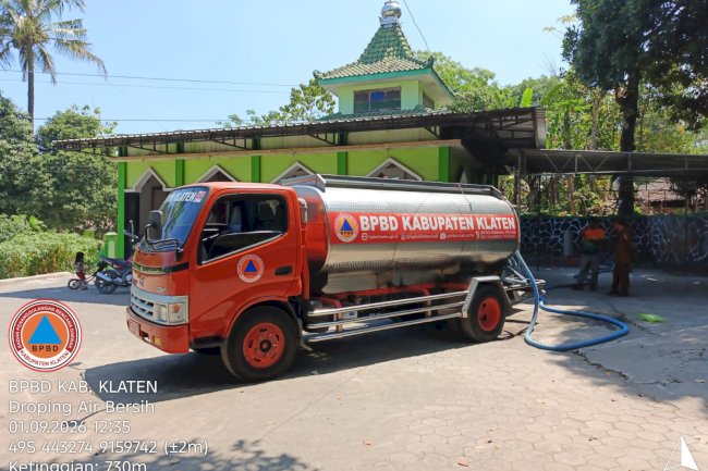 Droping Air Bersih 14 Tangki ke Tiga Kecamatan Lima Desa - Dampak Kekeringan