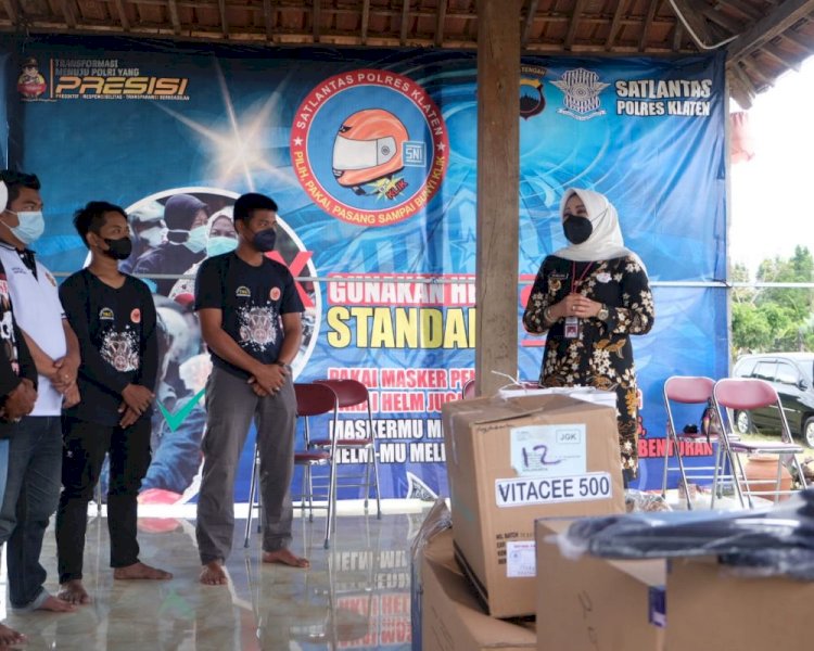 Bupati Sri Mulyani Serahkan Paket Pemulasaraan di Lima Titik Pos Aju Klaten