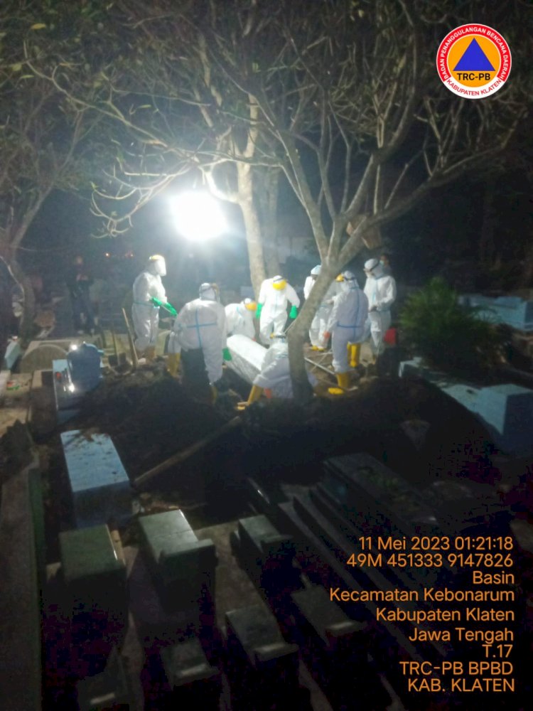 Giat Pemakaman Jenazah Covid-19 dengan Protokol Kesehatan di desa Basin kecamatan Kebonarum - Klaten