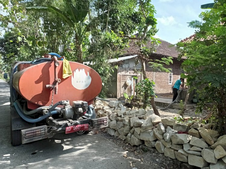 BPBD Klaten Distribusikan Air Bersih 30.000 Liter di Wilayah Terdampak Kekeringan Desa Jambakan, Bayat