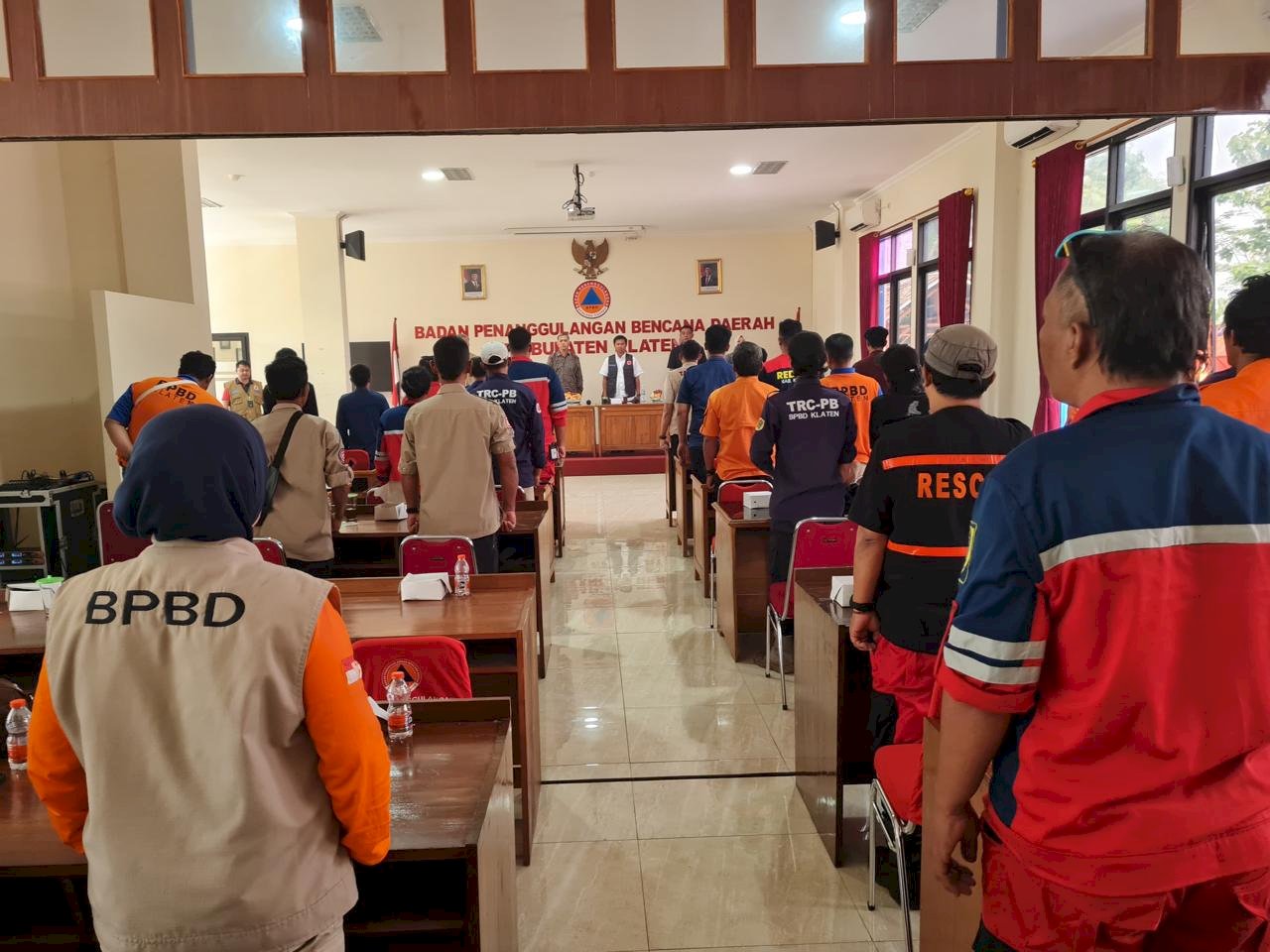 Komisi VIII DPR RI dan BNPB Salurkan Bantuan Penanganan Angin Kencang di Kabupaten Klaten