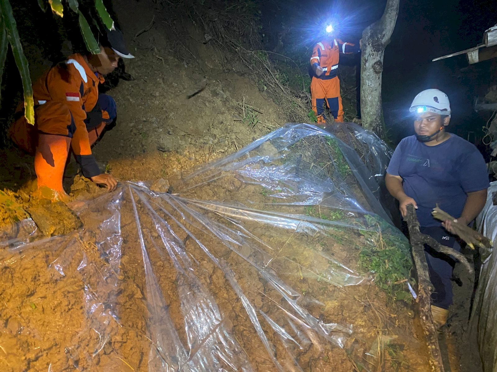 Pemantauan dan Assessment Tebing Longsor Mengancam Wumah Warga di desa Jiwo Wetan, Wedi