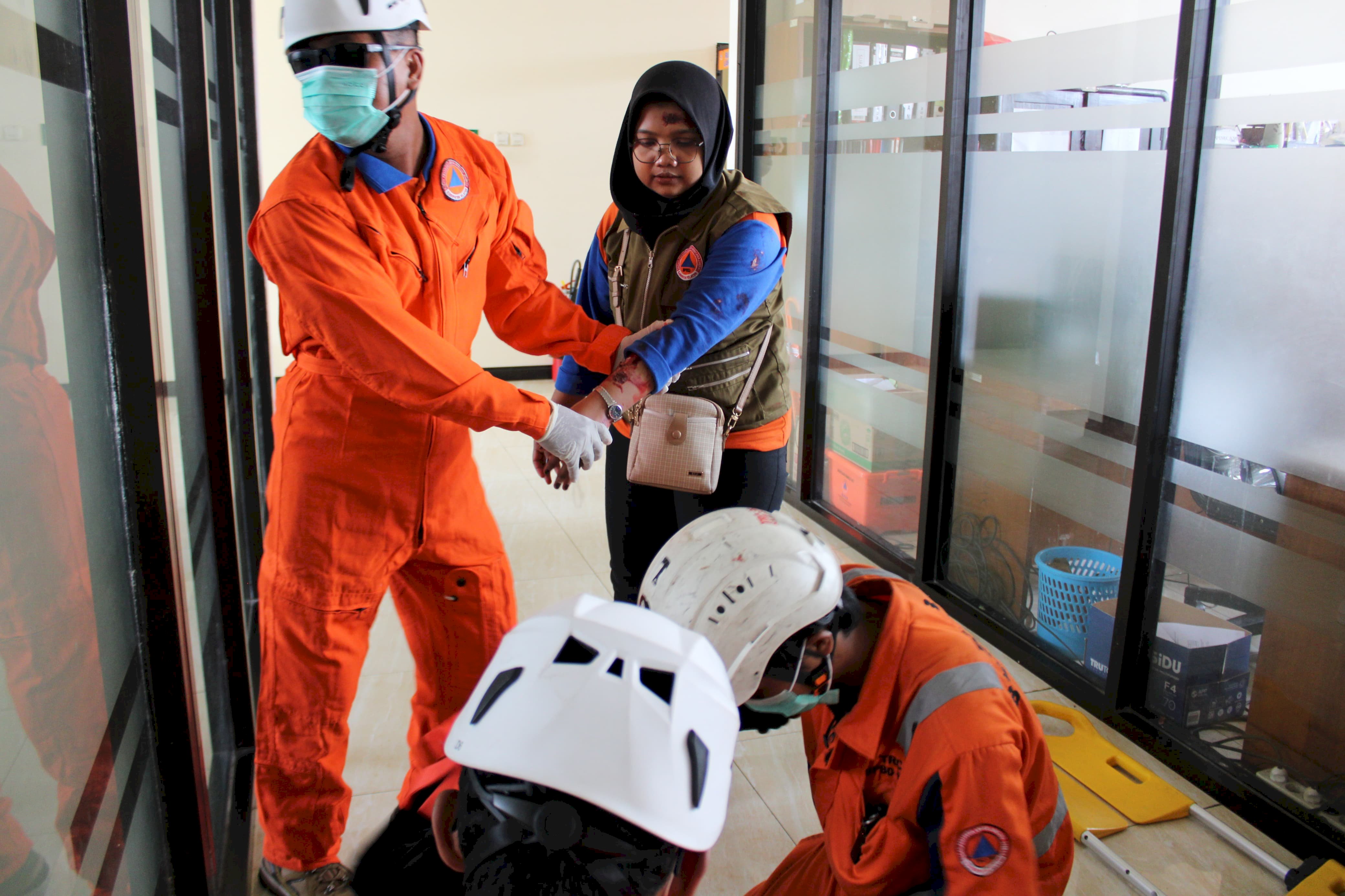 Sukseskan Hari Kesiapsiagaan Bencana (HKB) 2025, BPBD Kabupaten Klaten Gelar Simulasi Gempa Bumi dan Kebakaran