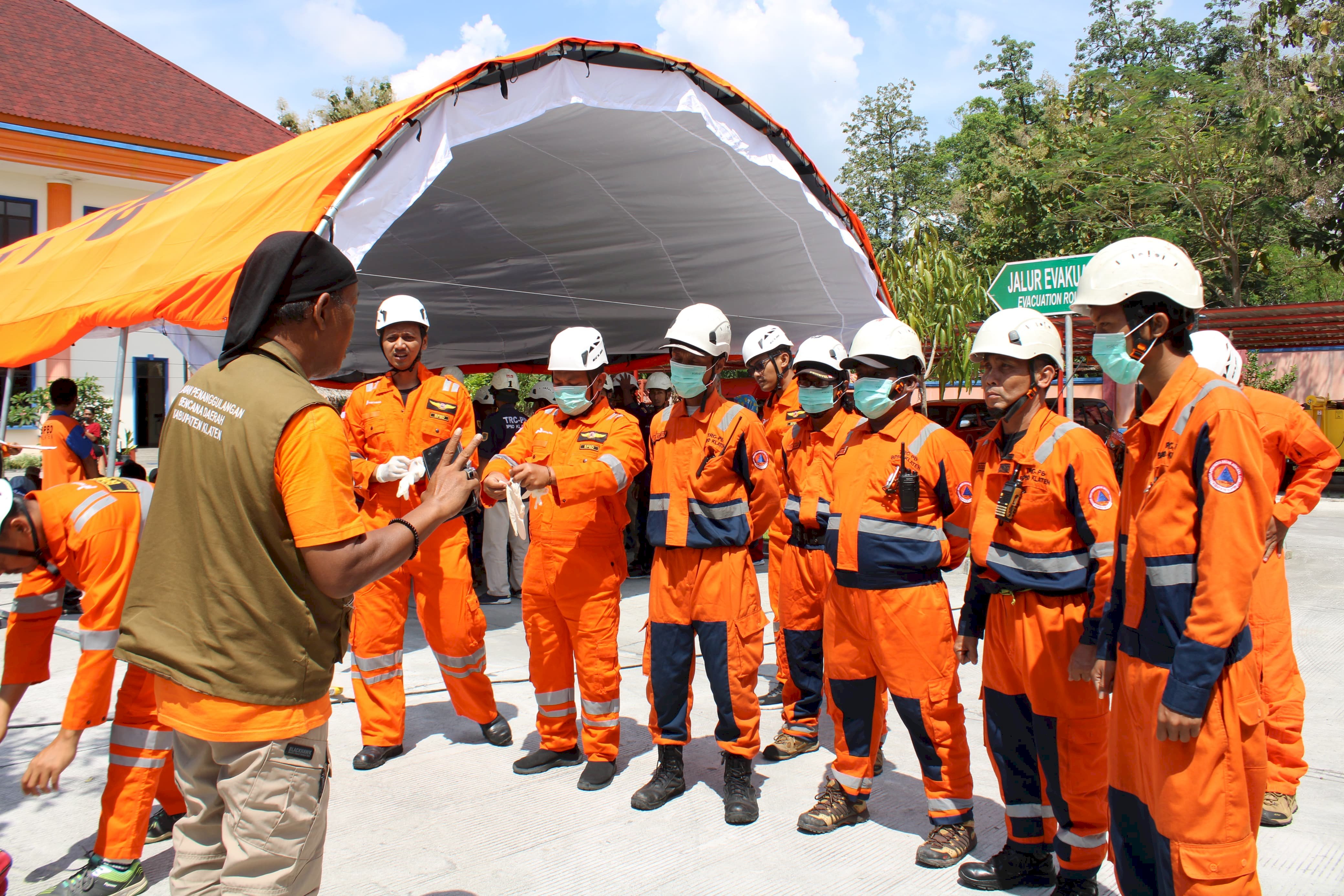 Sukseskan Hari Kesiapsiagaan Bencana (HKB) 2025, BPBD Kabupaten Klaten Gelar Simulasi Gempa Bumi dan Kebakaran
