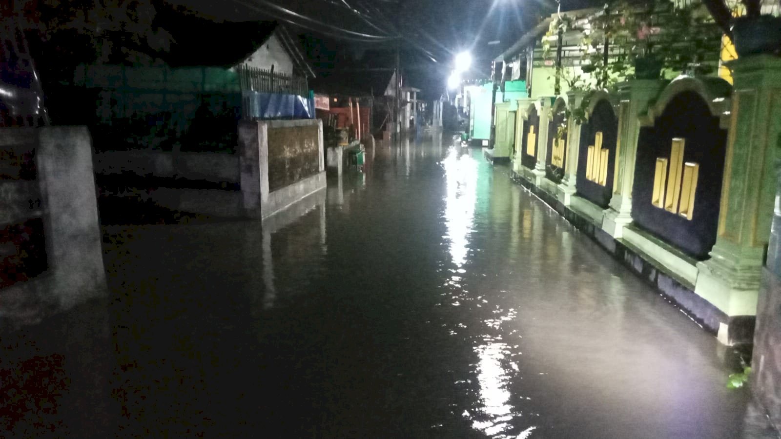 Hujan Deras sebabkan Limpasan Air Hujan di desa Tlobong, Delanggu