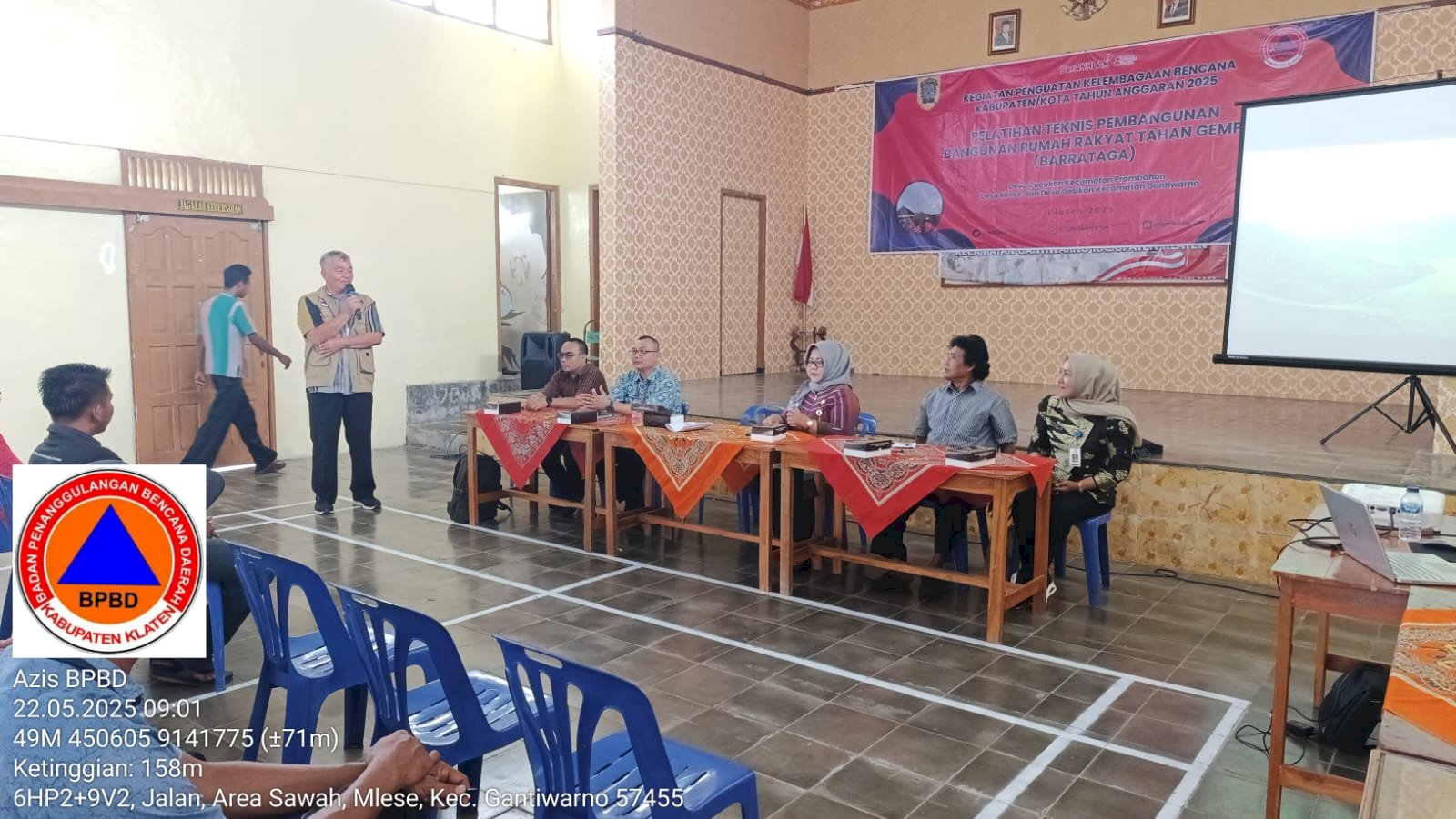 Sosialisasi Bangunan Rumah Tahan Gempa (Barrataga) di desa Mlese, Gantiwarno