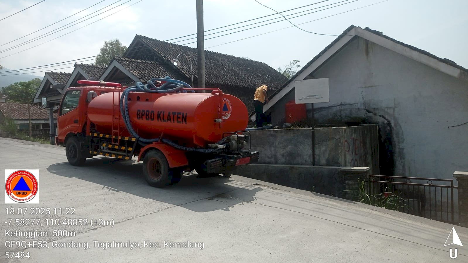Distribusikan Air Bersih 4 Tangki di Desa Tegalmulyo, Kecamatan Kemalang