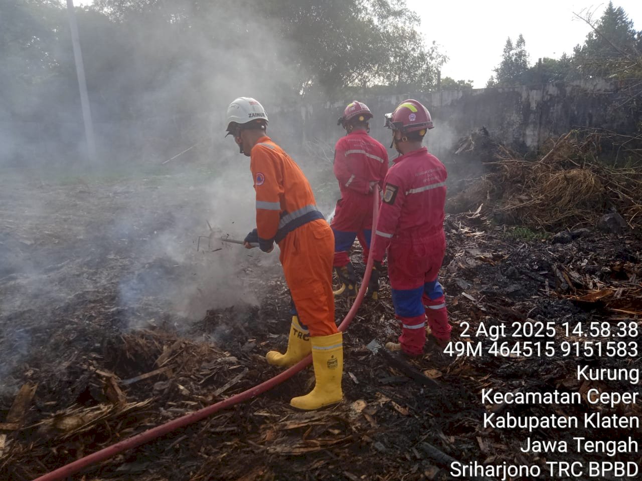 Kebakaran Limbah Kayu Triplek di Desa Ceper, Kecamatan Ceper