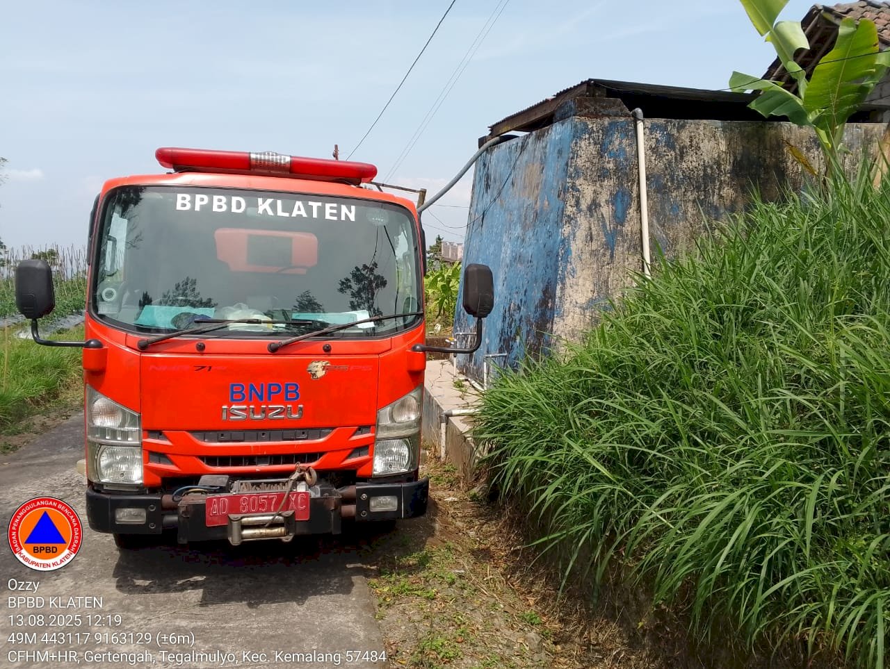 Distribusikan Air Bersih 6 Tangki di Desa Sidorejo, Tegalmulyo, dan Desa Tlogowatu, Kecamatan Kemalang