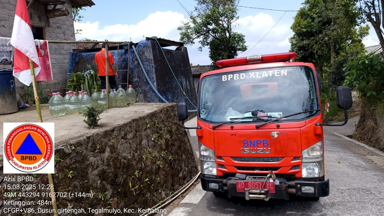 Distribusikan Air Bersih 9 Tangki di Desa Sidorejo, Tegalmulyo, dan Desa Tlogowatu, Kecamatan Kemalang